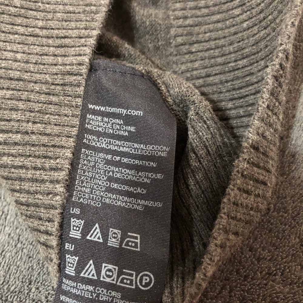 {x2 HP🥳} Men’s * Tommy Hilfiger * Gray Sweater - Picture 7 of 8